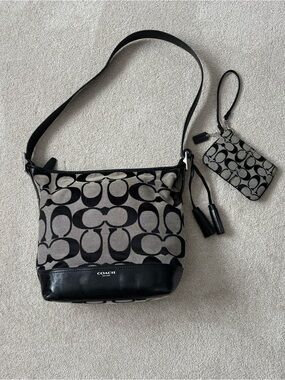 Vintage Coach Legacy Signature Duffle Hobo Bag Canvas Leather Matching Wristle